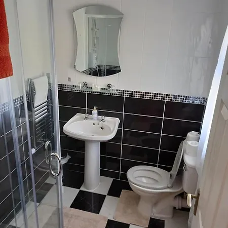 Stunning 1-bed Valentia Island Apartman Chapeltown