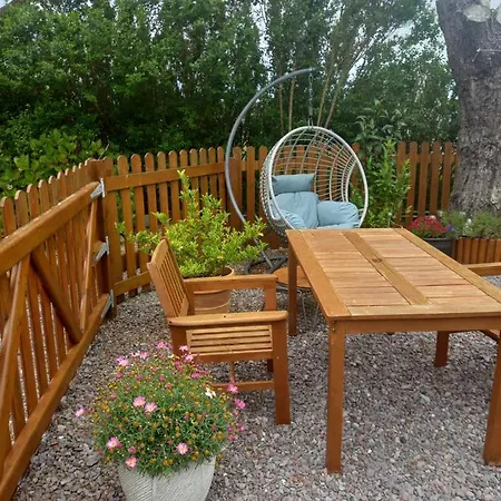 Stunning 1-bed Valentia Island Apartman *